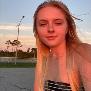 Meet your Posher, Vanessa